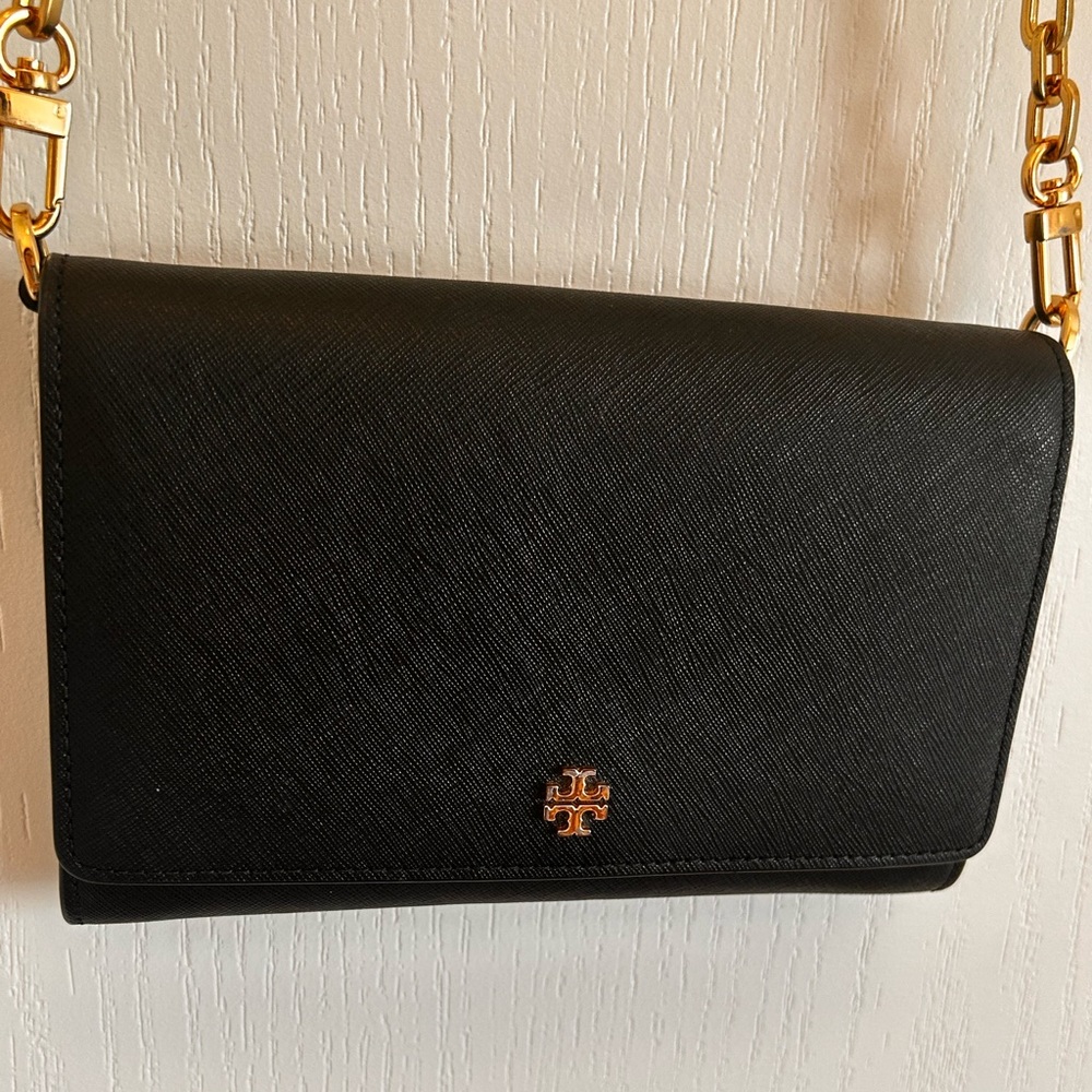 Tory Burch Women's Emerson Snap Button Chain Wallet Small
Crossbody (Black) - Picture 1 of 4